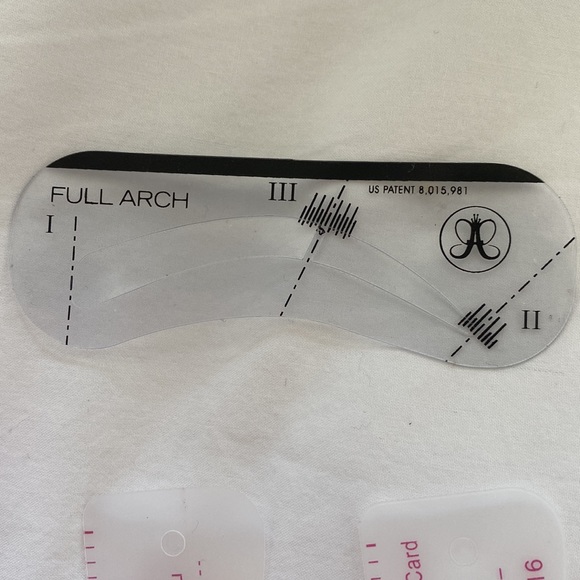 4 for $20: 2 Anastasia Beverly Hills brow stencils and 19 from linkinghome - Picture 2 of 4